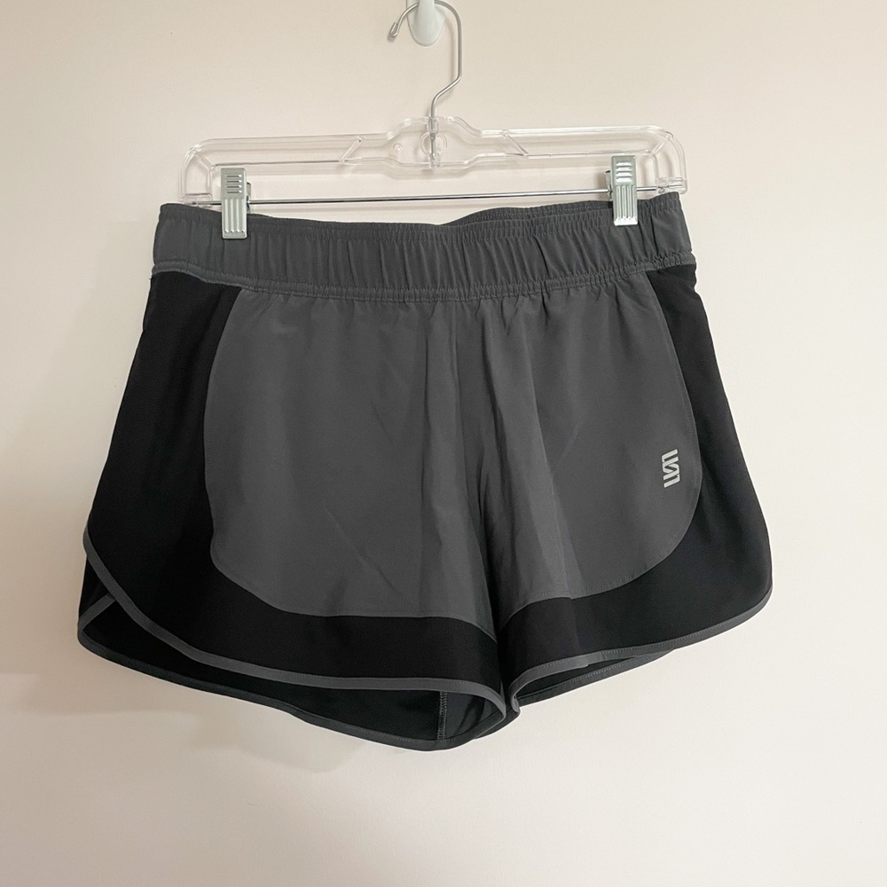 Second Skin Black Gray Shorts Sz Small